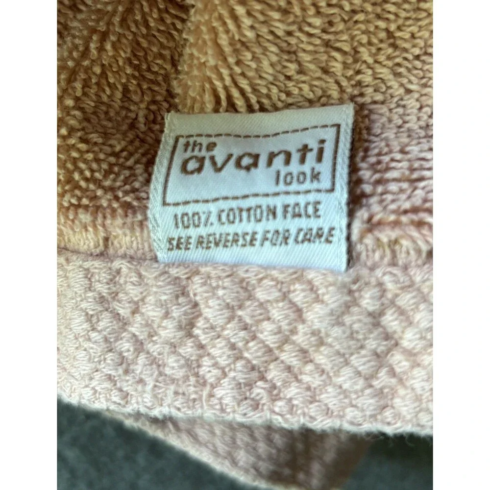 VTG Decorative Cottagecore Bath Towels Mismatch Pair Peach Cream Ruffle Fluffy